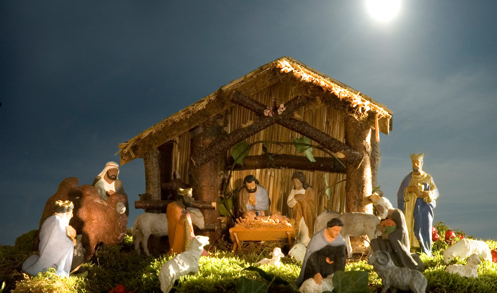 Julekrybbens figurer stammer fra flere forskellige fortællinger om Jesus' fødsel